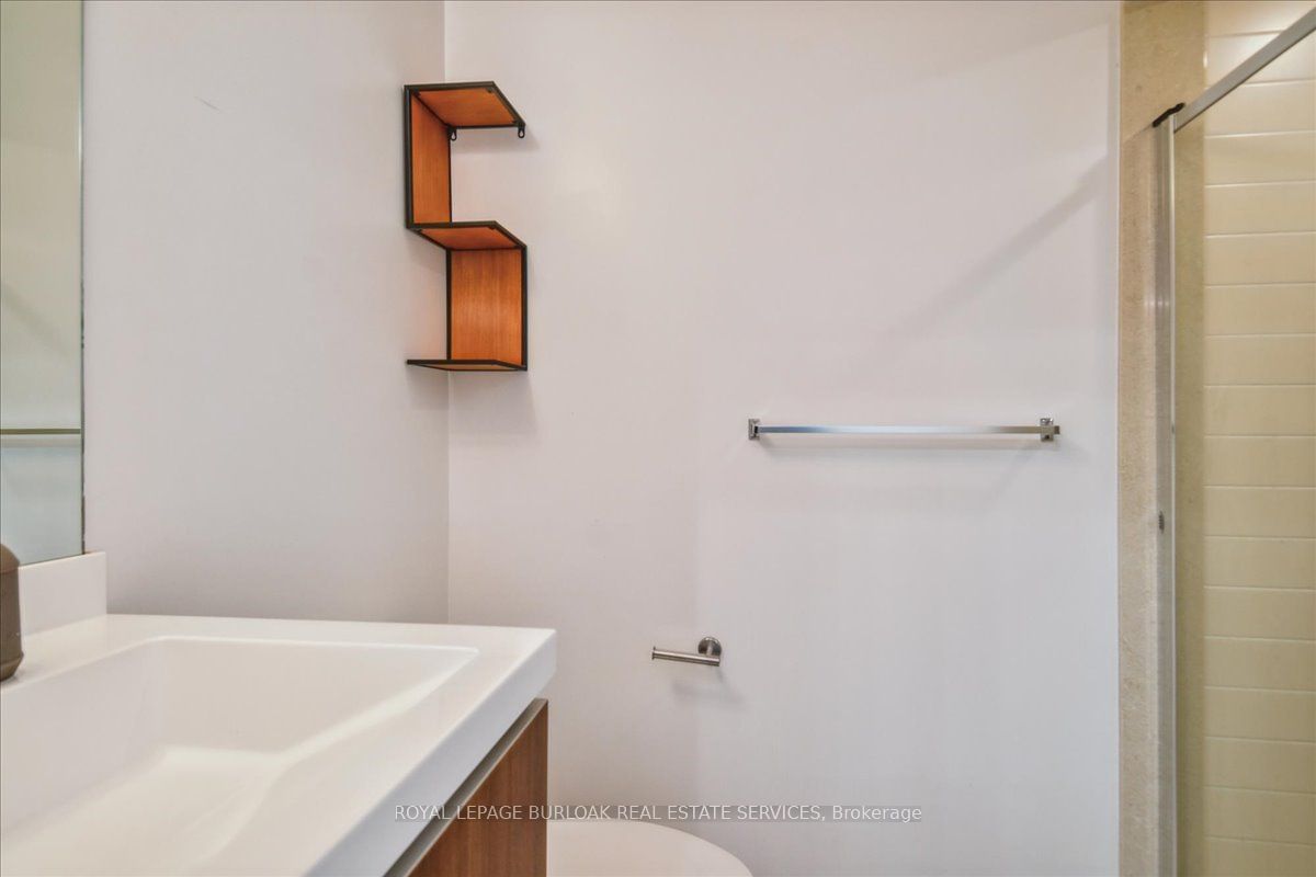 105 George St, unit 1011 for rent - image #29