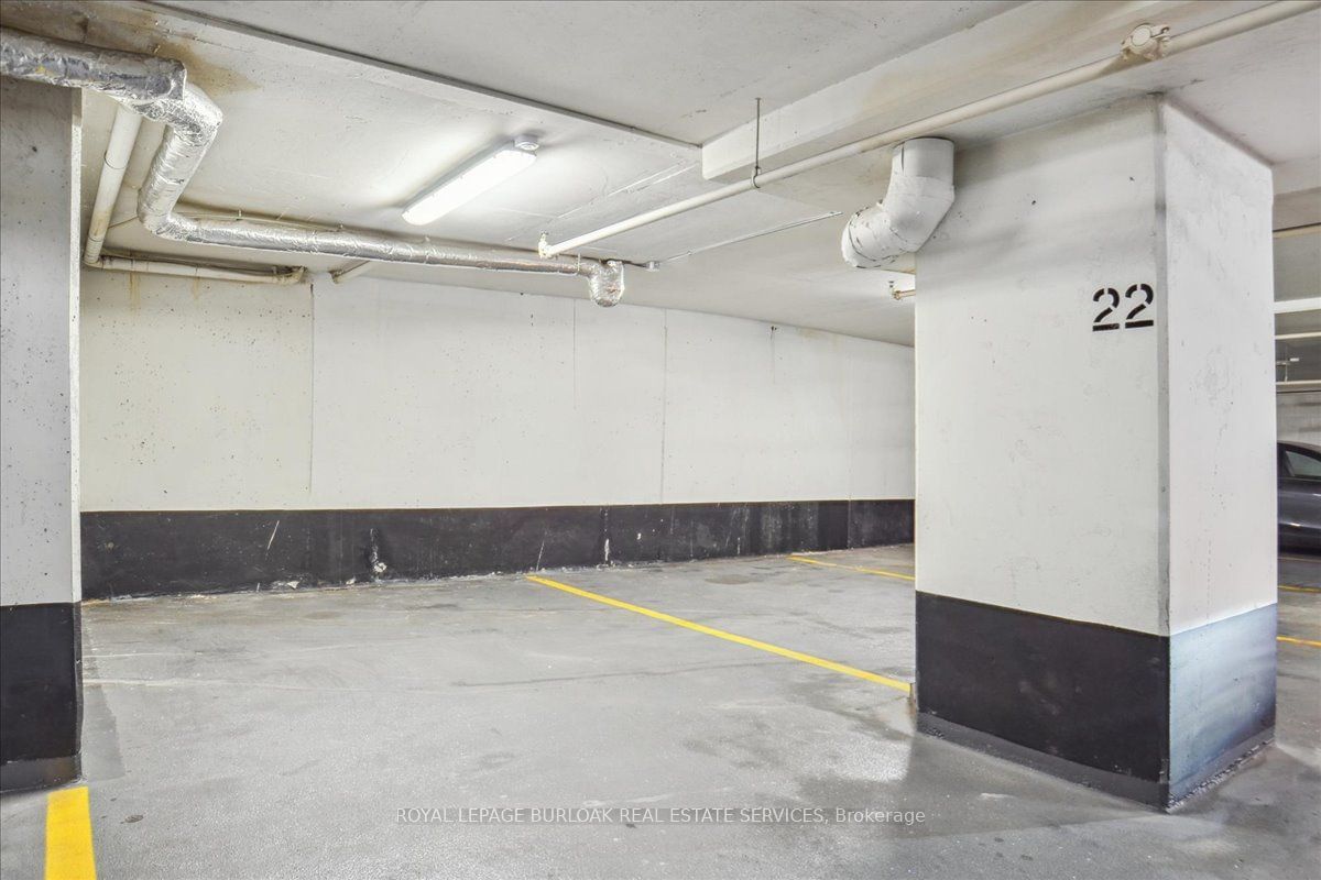 105 George St, unit 1011 for rent - image #39