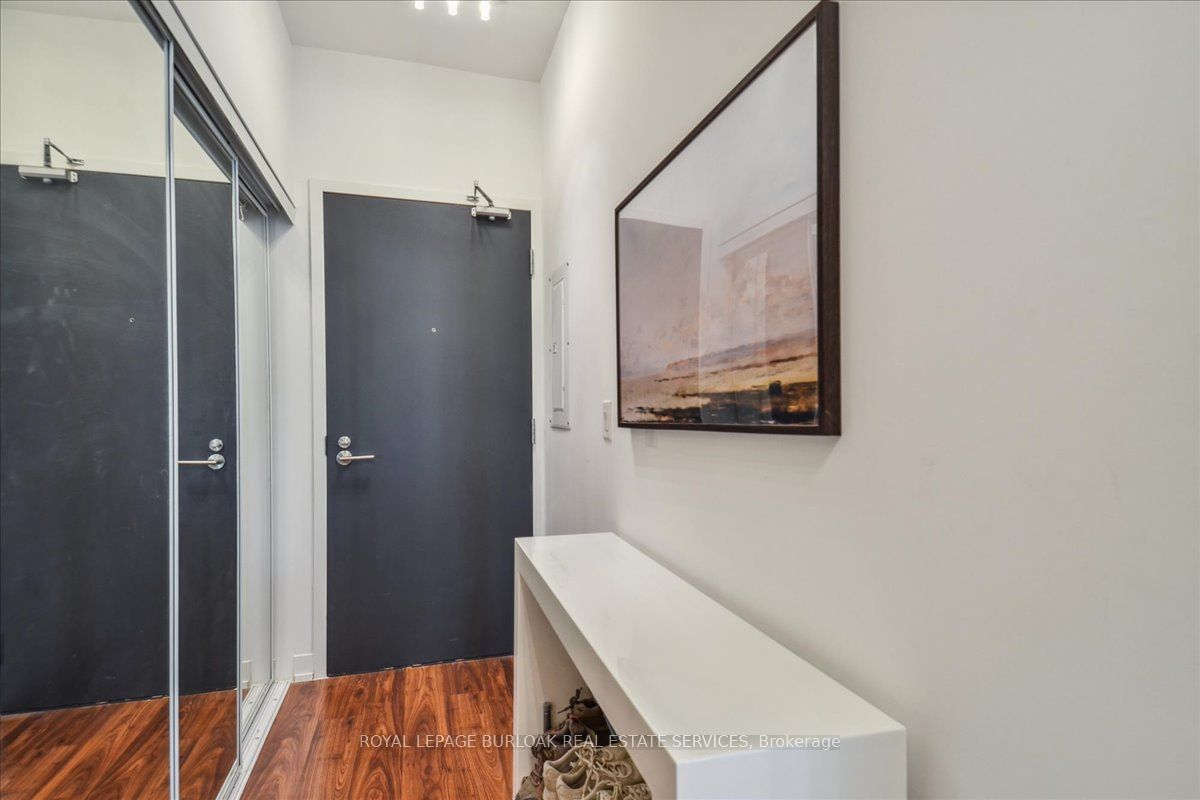 105 George St, unit 1011 for rent - image #8