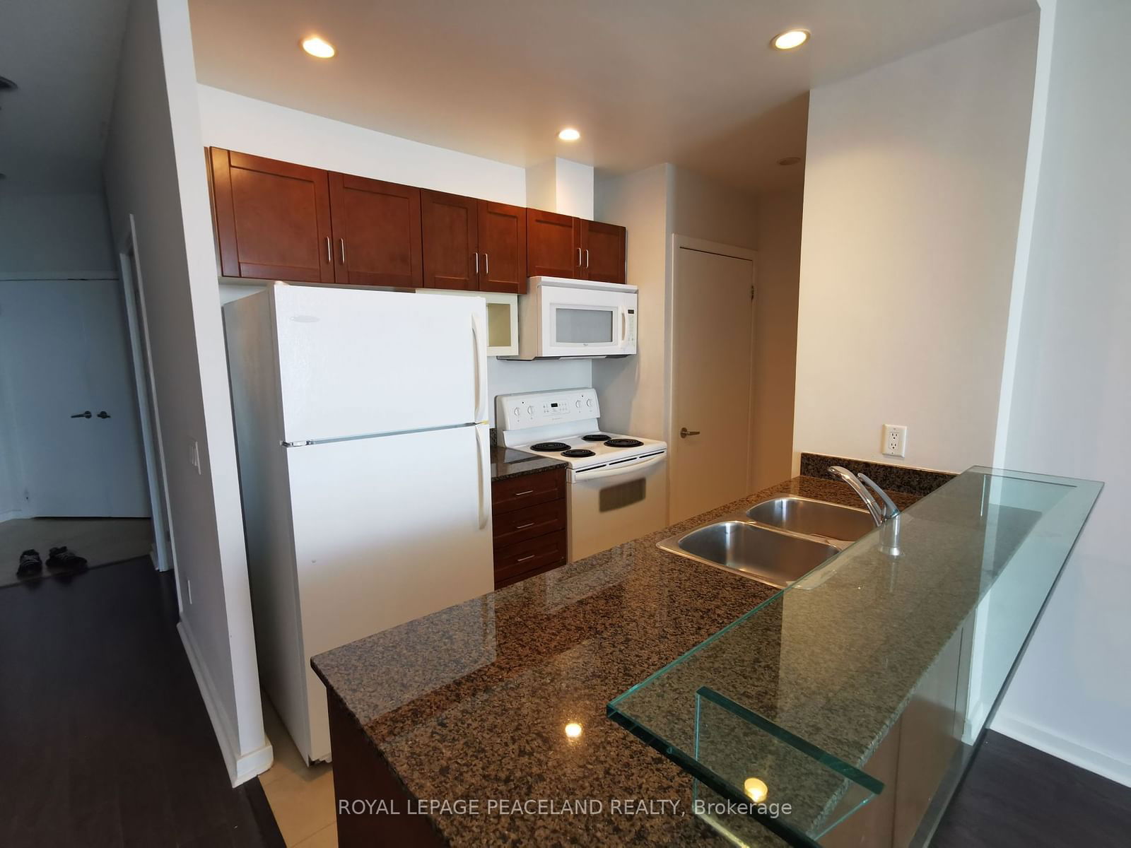 208 Queens Quay W, unit 3307 for rent - image #3