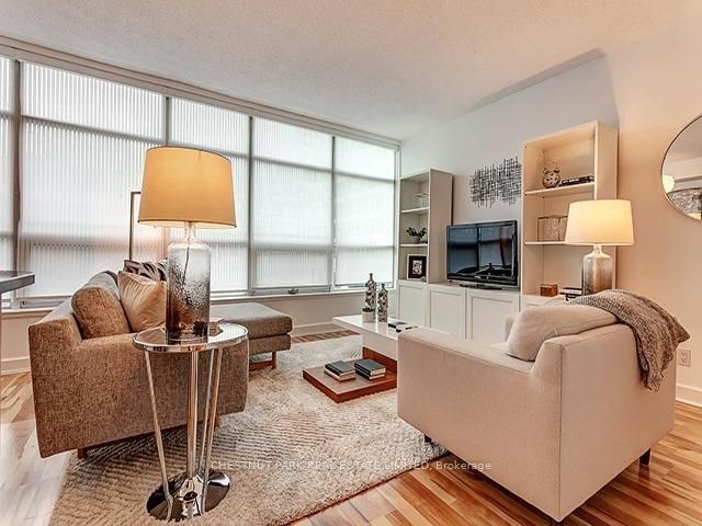 350 Wellington St, unit 319 for sale - image #5