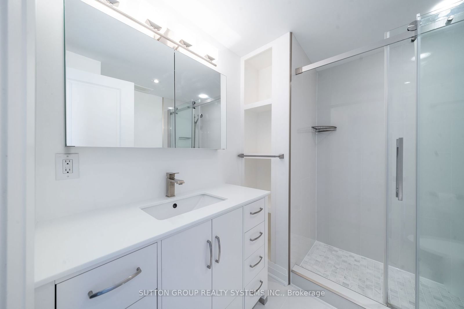 335 Lonsdale Rd, unit PH 01 for sale - image #17