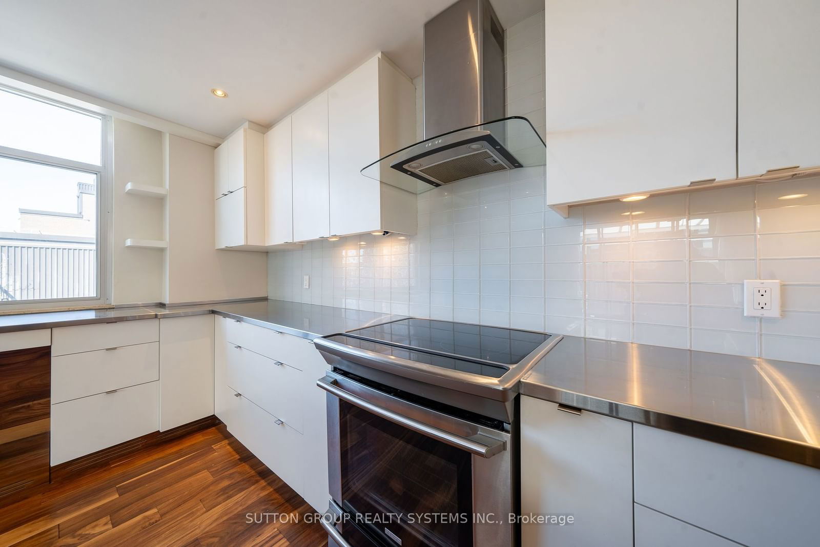 335 Lonsdale Rd, unit PH 01 for sale - image #7