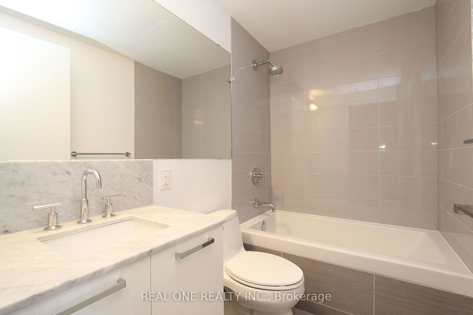 50 Charles St E, unit 912 for rent - image #4