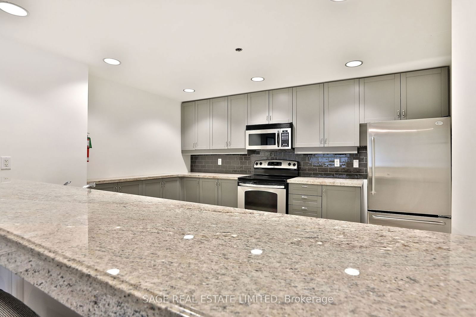 20 Scrivener Sq, unit 608 for rent - image #31