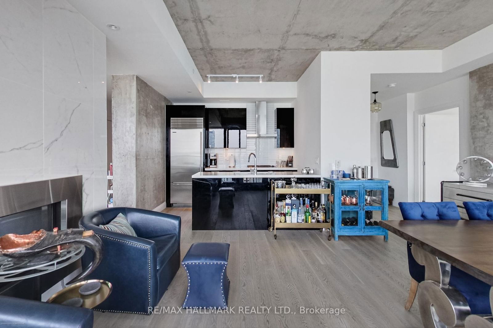 224 King St W, unit 4301 for rent - image #8