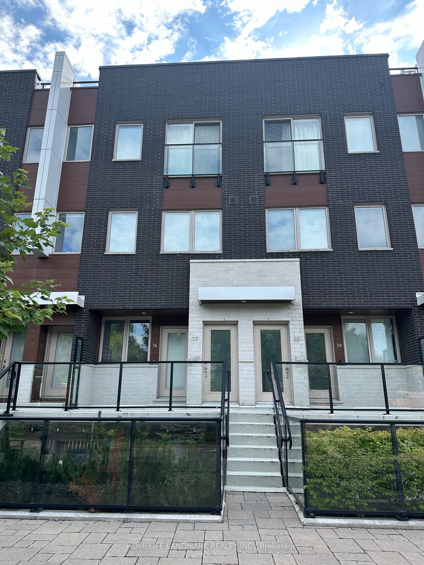 780 Sheppard Ave E, unit 36 for rent - image #2