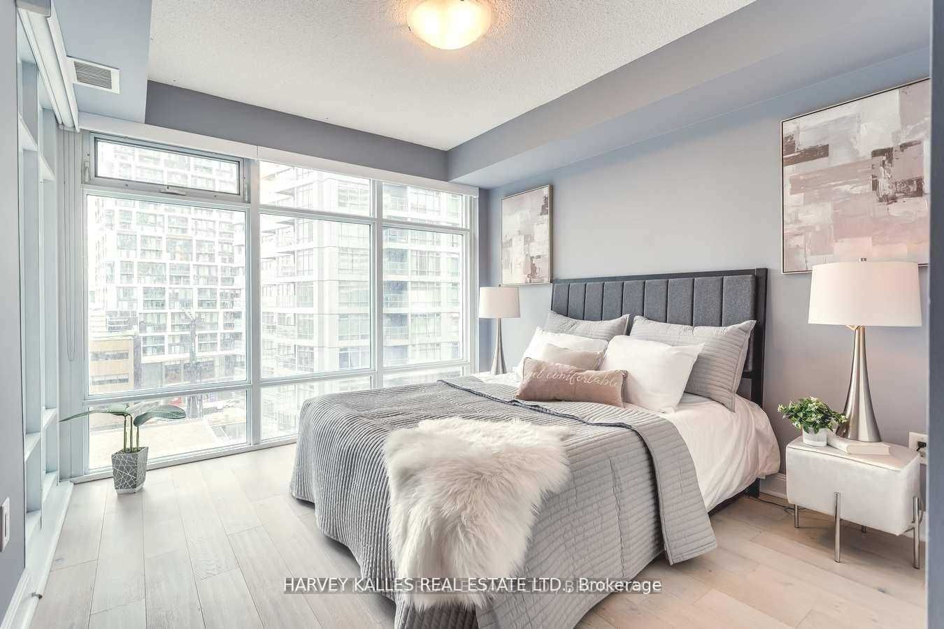 2191 Yonge St, unit 902 for rent