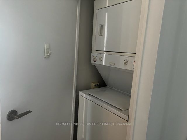 21 Carlton St, unit 2208 for rent - image #7