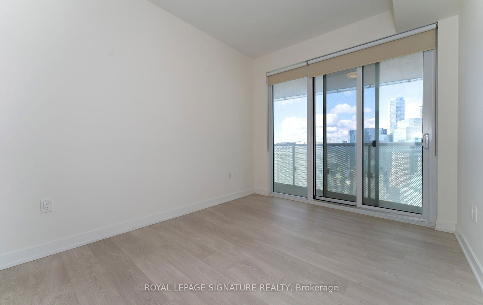 15 Queens Quay E, unit 3305 for rent