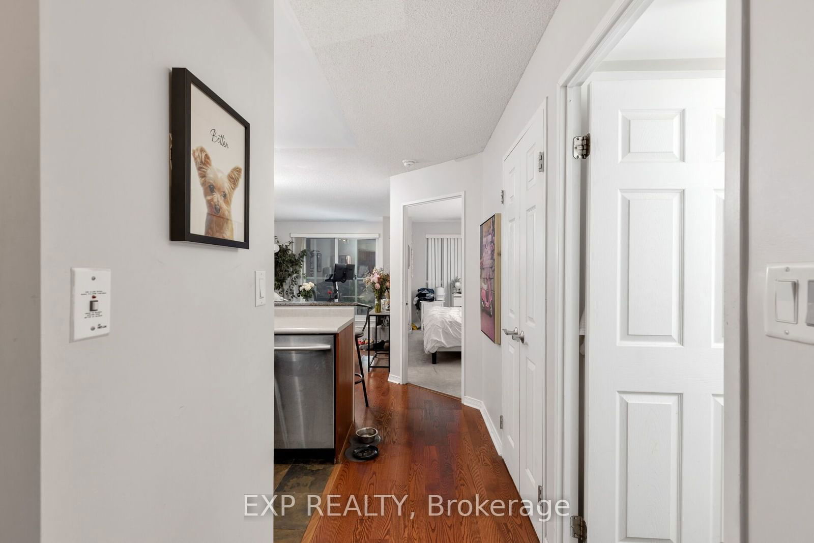 230 King St E, unit 302 for sale - image #2