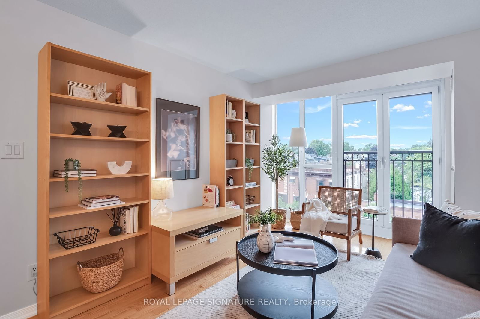 308 Palmerston Ave, unit 508 for sale - image #3