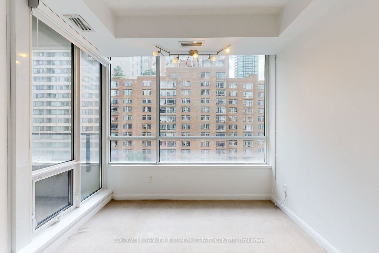 111 Elizabeth St, unit 1118 for sale - image #24