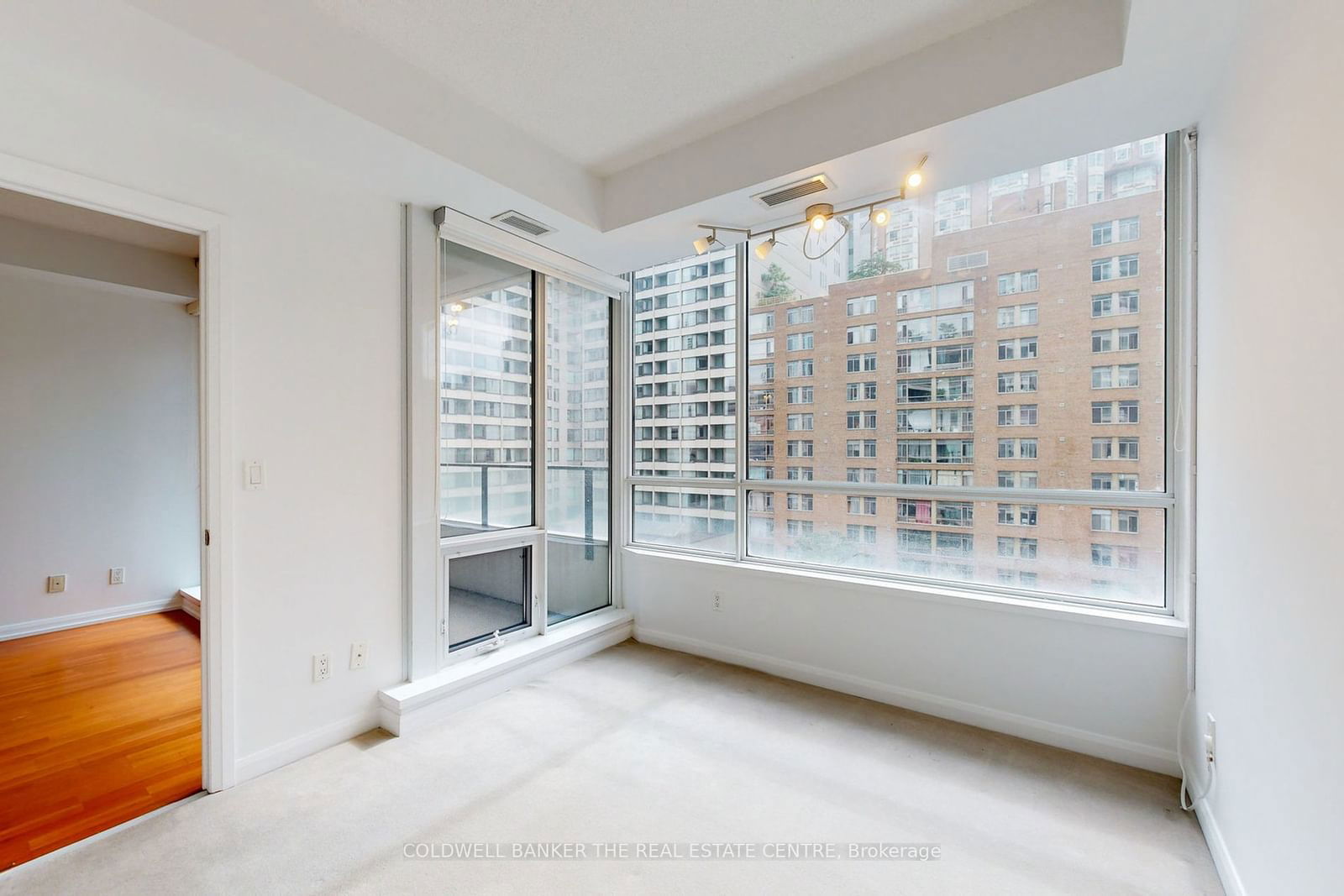 111 Elizabeth St, unit 1118 for sale - image #25