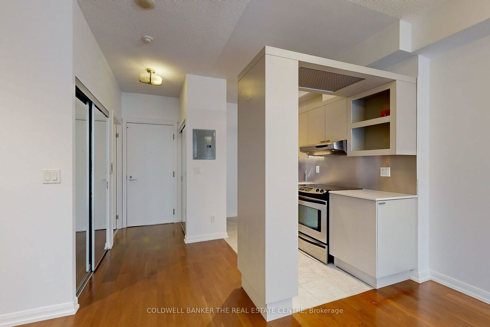 111 Elizabeth St, unit 1118 for sale - image #5