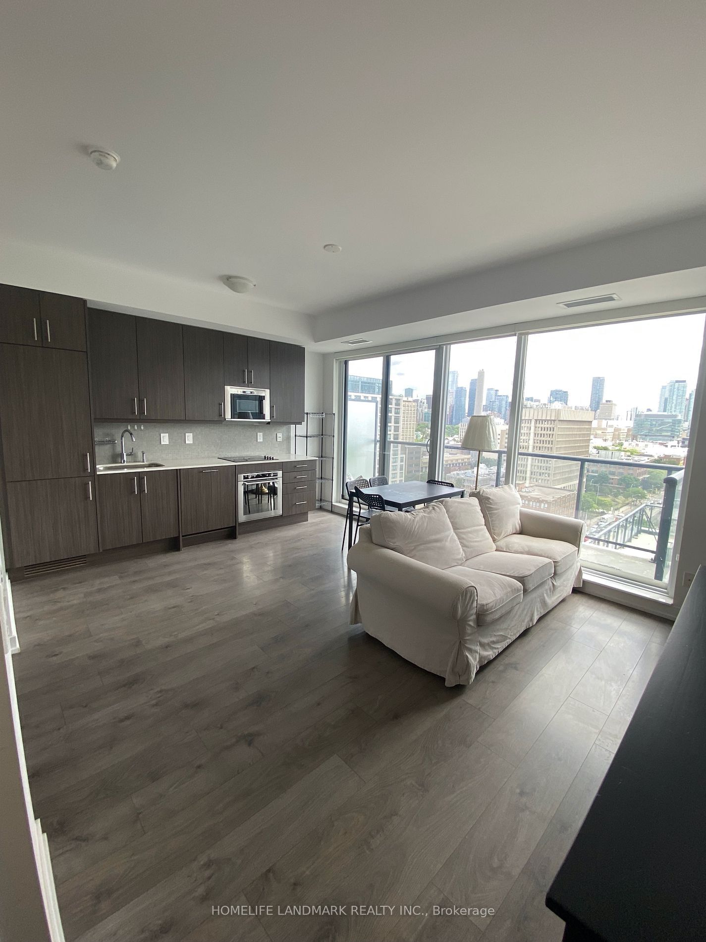 297 College St, unit 1703 for rent - image #3