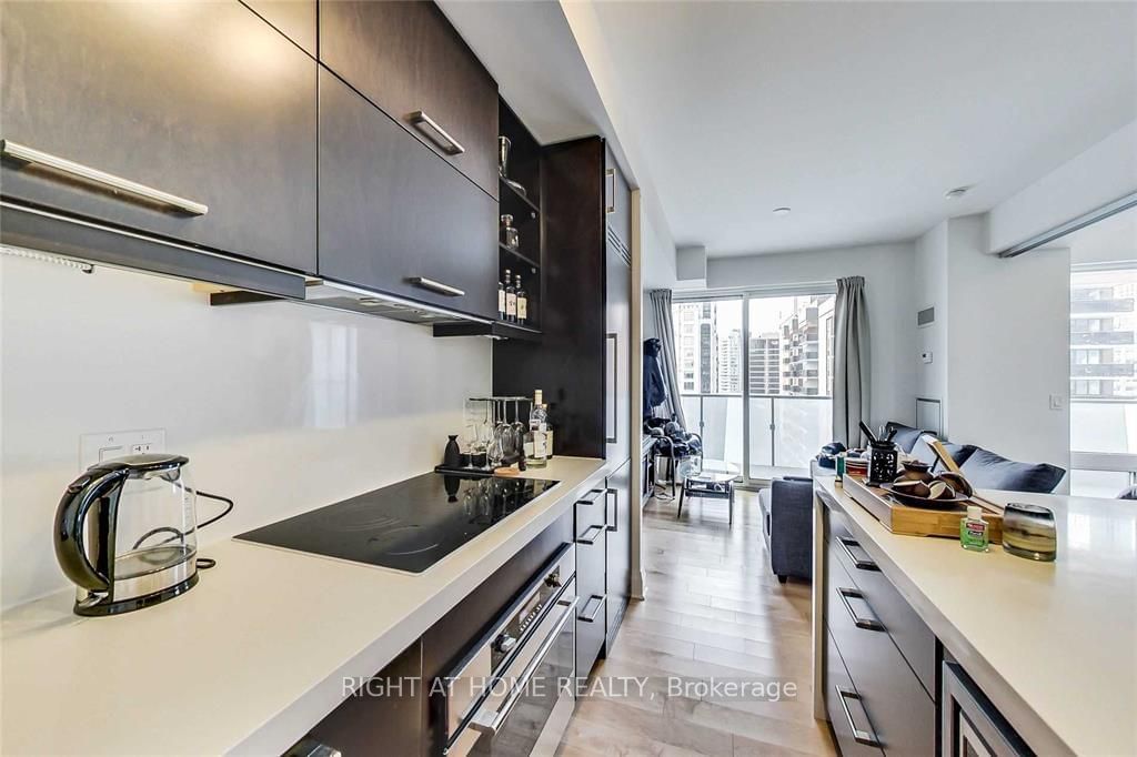 65 St Mary St, unit 1608 for rent - image #5