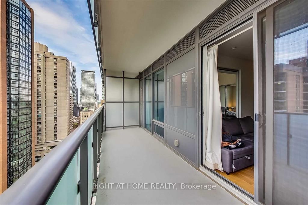 65 St Mary St, unit 1608 for rent - image #6