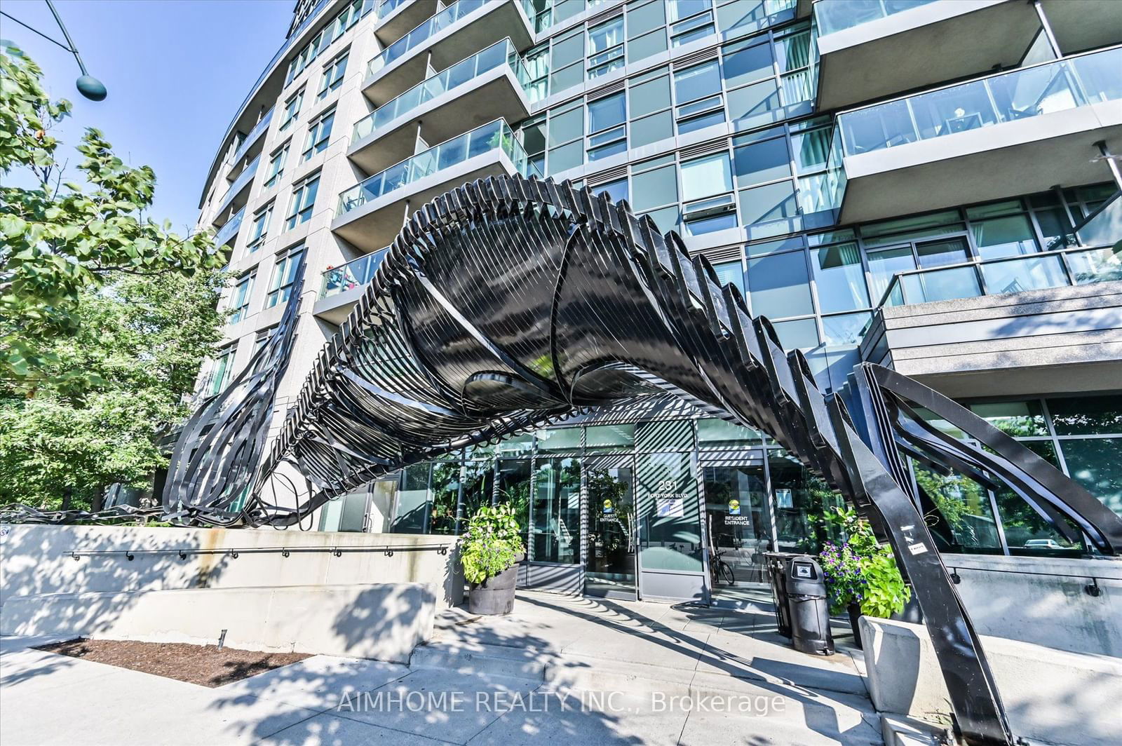 231 Fort York Blvd, unit 719 for sale - image #2