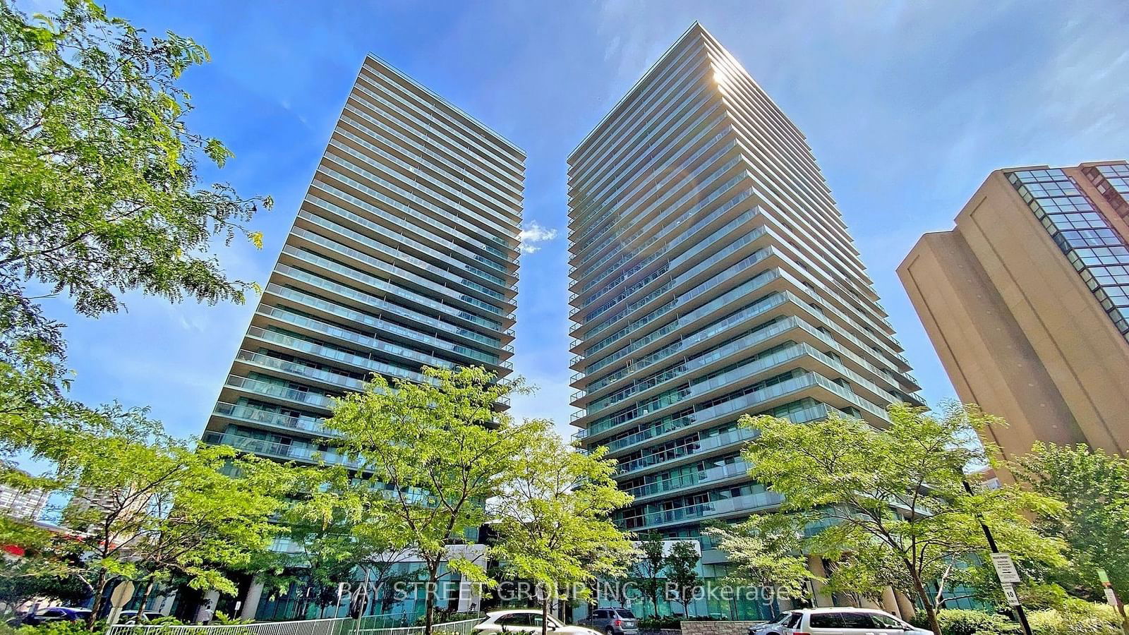 5500 Yonge St, unit 803 for sale