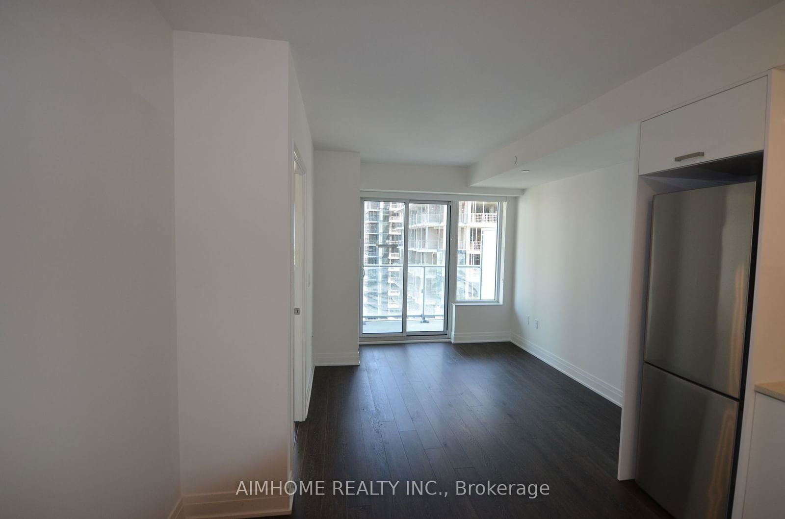 99 Broadway Ave, unit 2202 for rent