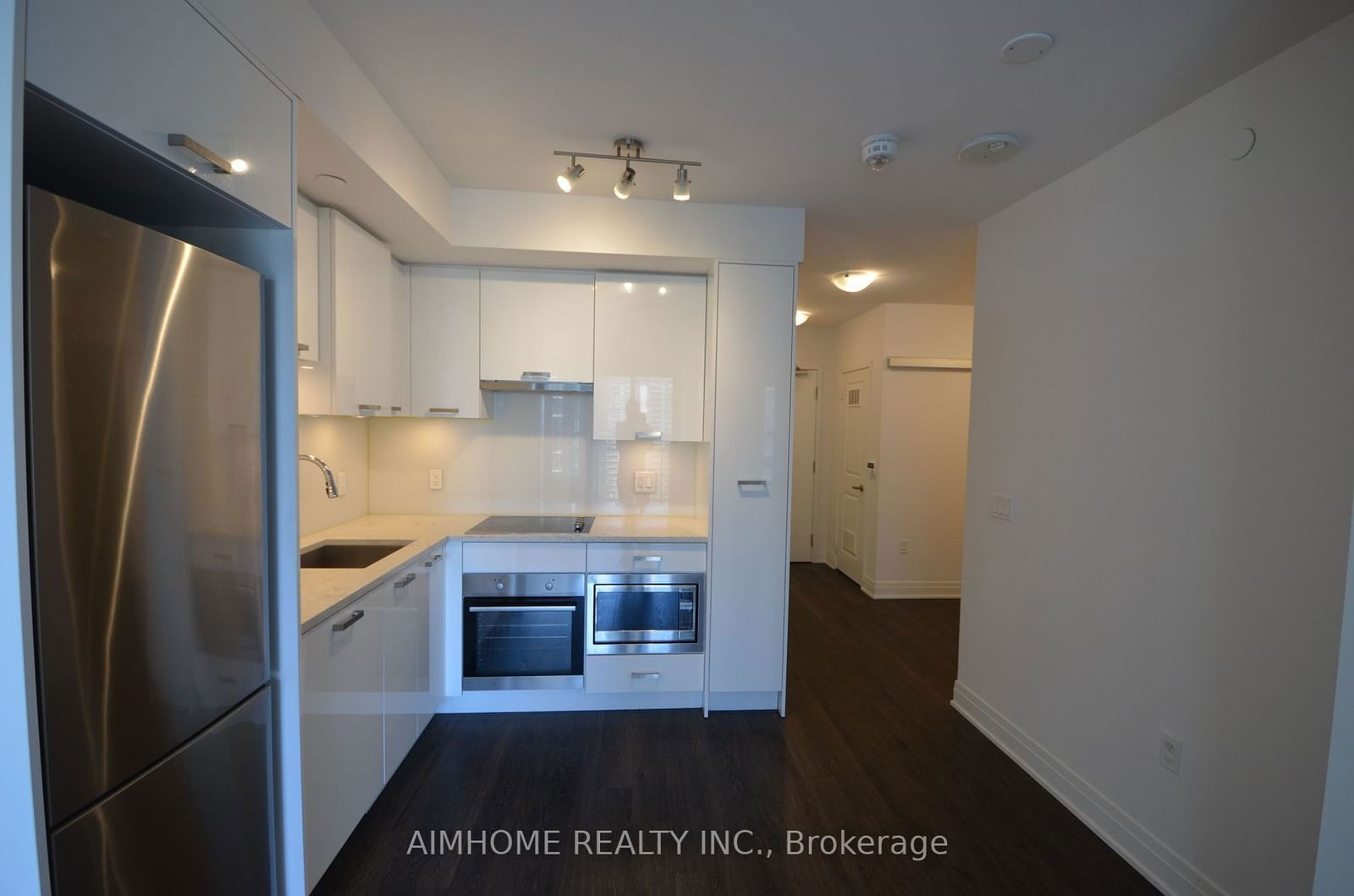 99 Broadway Ave, unit 2202 for rent