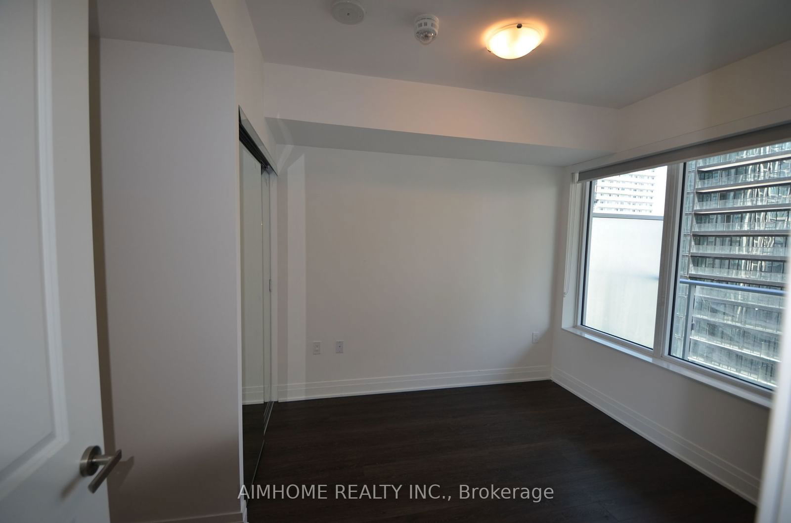 99 Broadway Ave, unit 2202 for rent