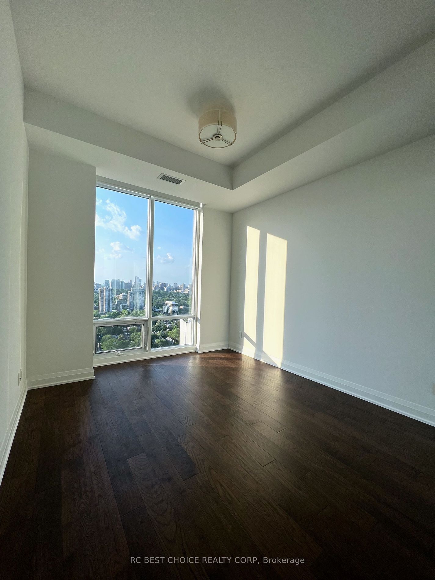 1 Bedford Rd, unit 2703 for rent