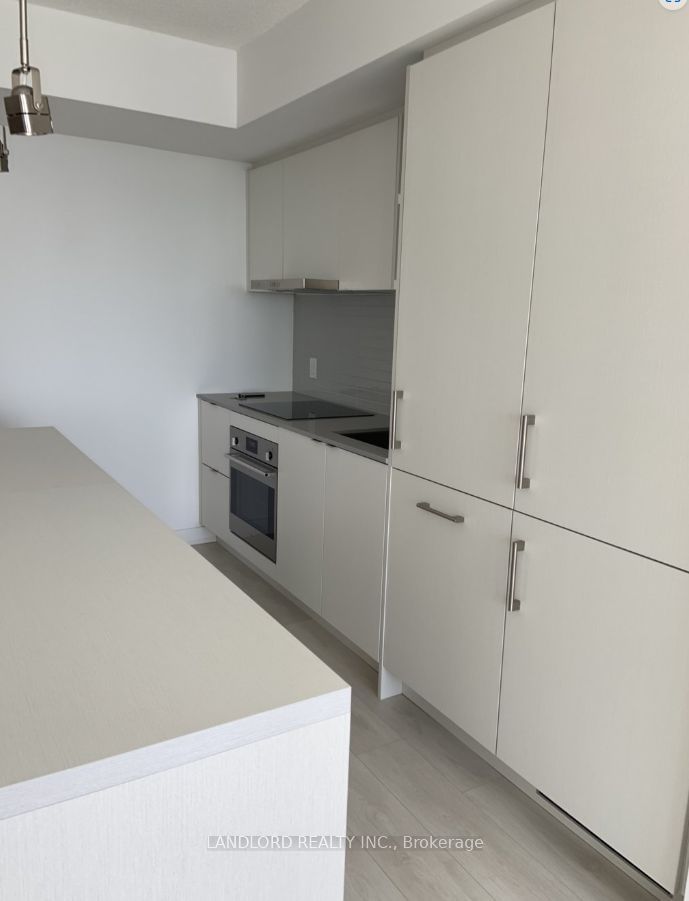 88 Harbour St, unit 5509 for rent - image #4