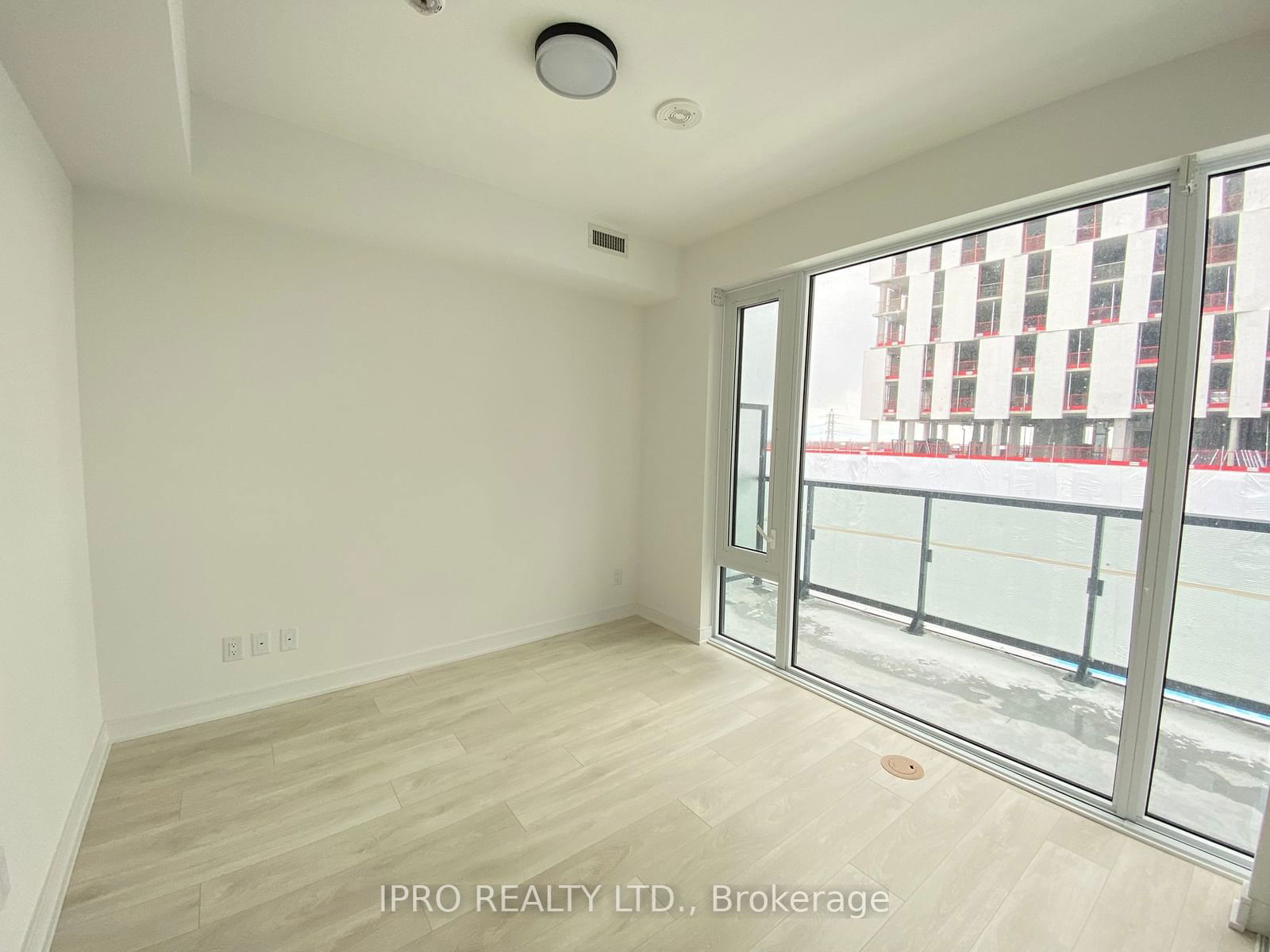 180 Mill St, unit S808 for sale - image #11