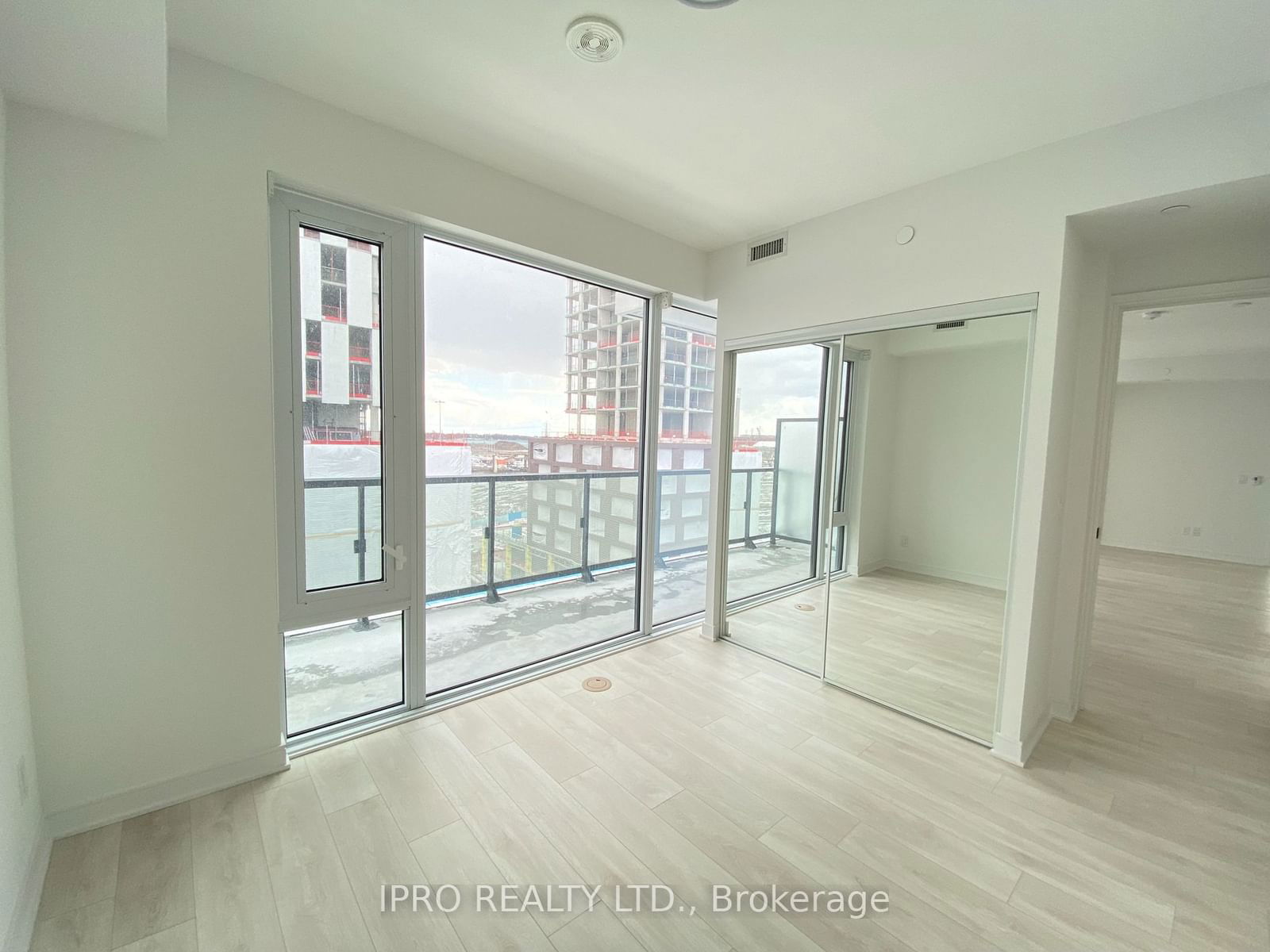 180 Mill St, unit S808 for sale - image #12