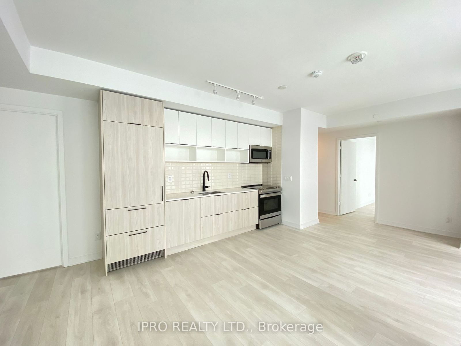 180 Mill St, unit S808 for sale - image #14