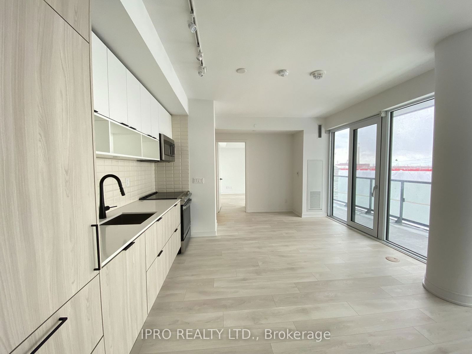 180 Mill St, unit S808 for sale - image #15