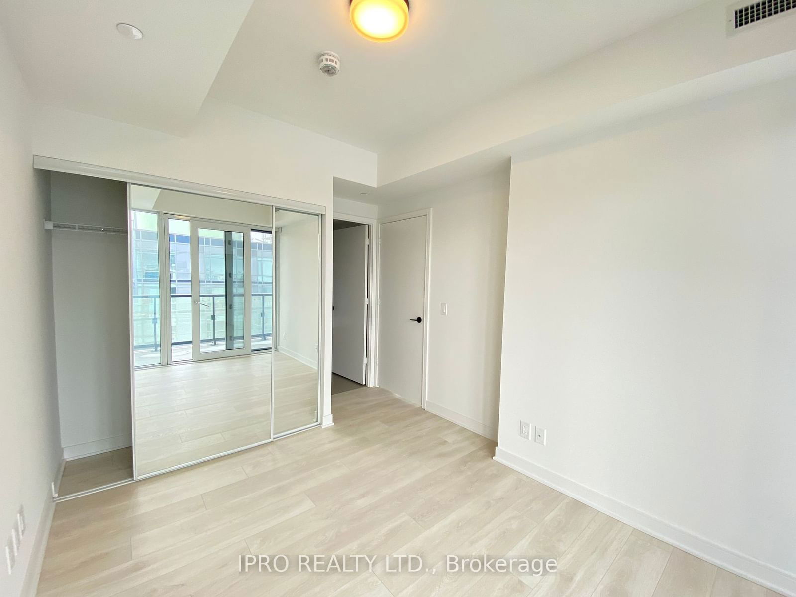 180 Mill St, unit S808 for sale