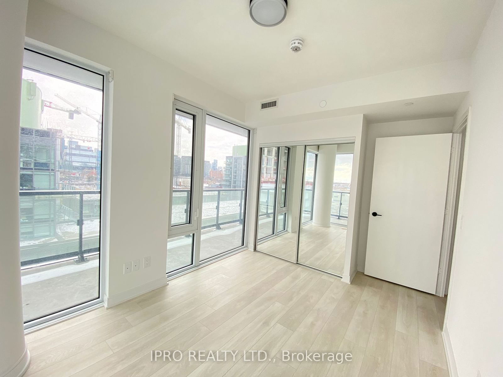 180 Mill St, unit S808 for sale - image #22