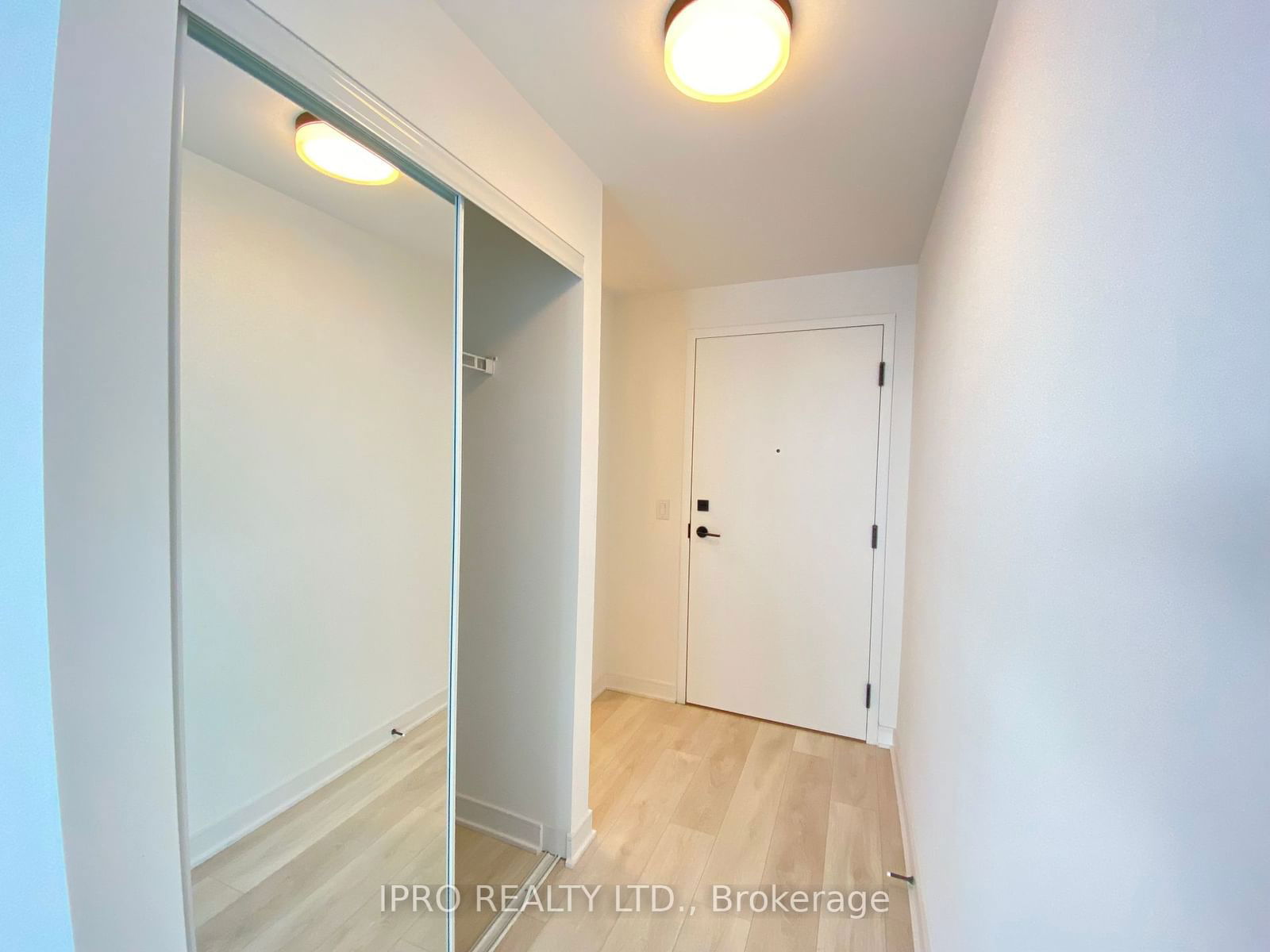 180 Mill St, unit S808 for sale - image #9