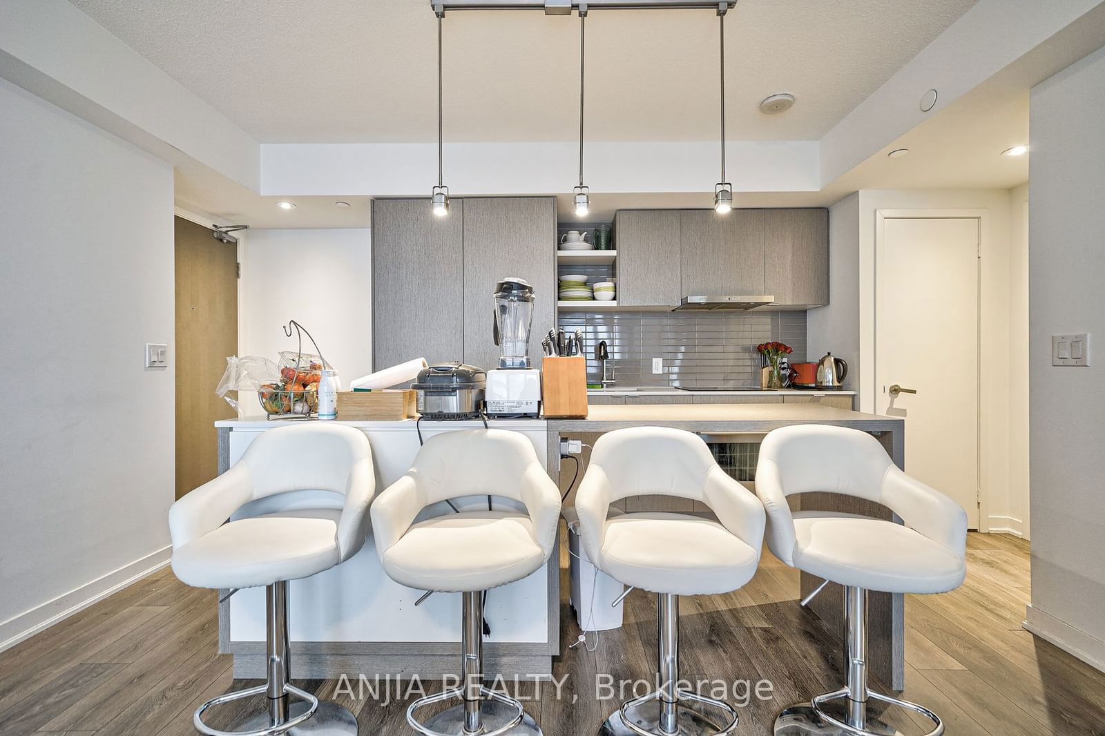 100 Harbour St, unit 4106 for sale