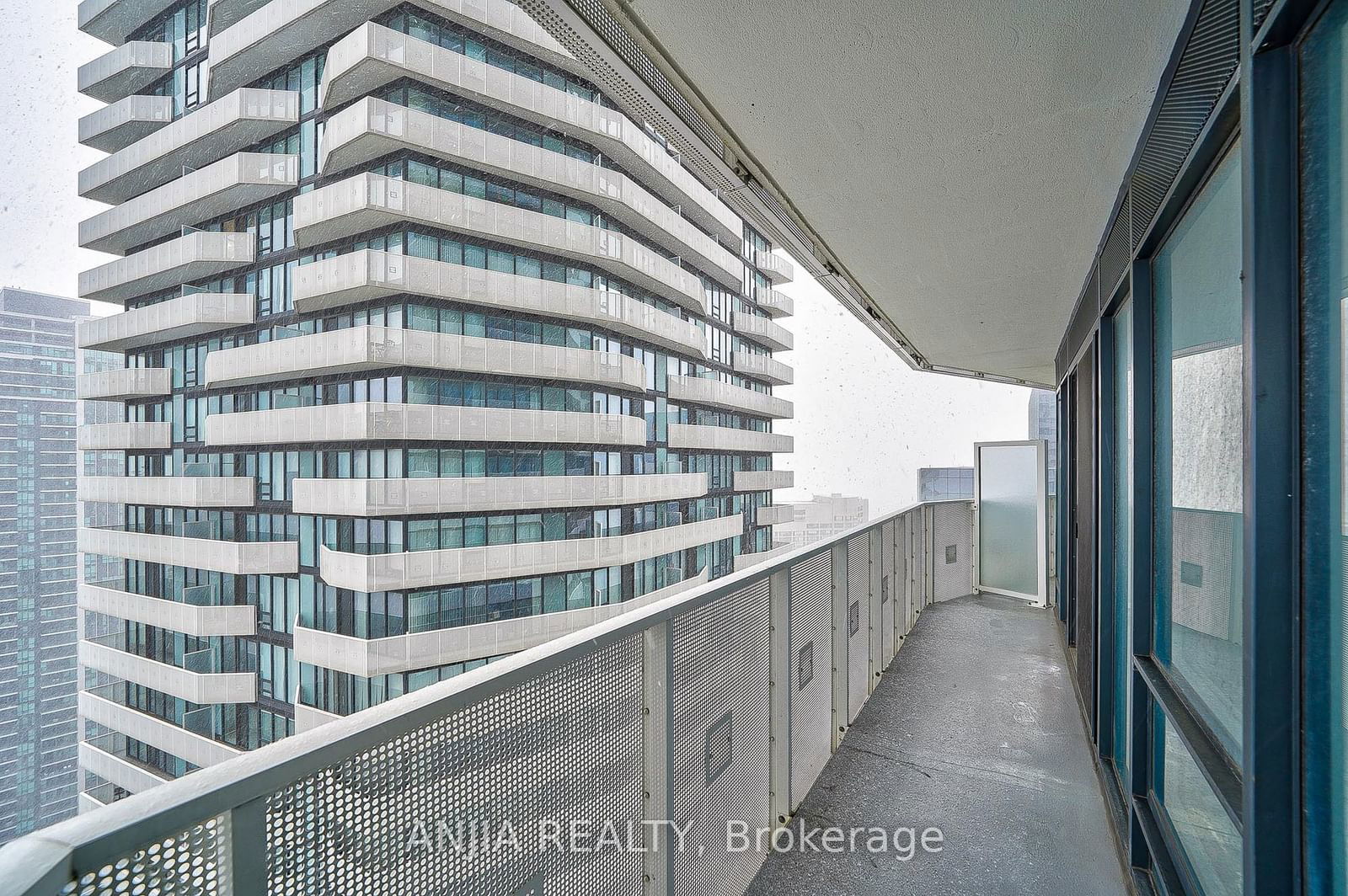 100 Harbour St, unit 4106 for sale