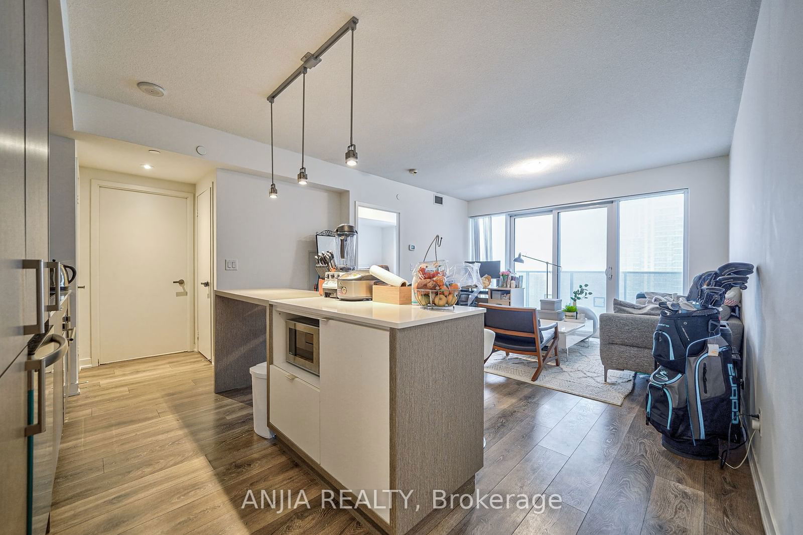 100 Harbour St, unit 4106 for sale