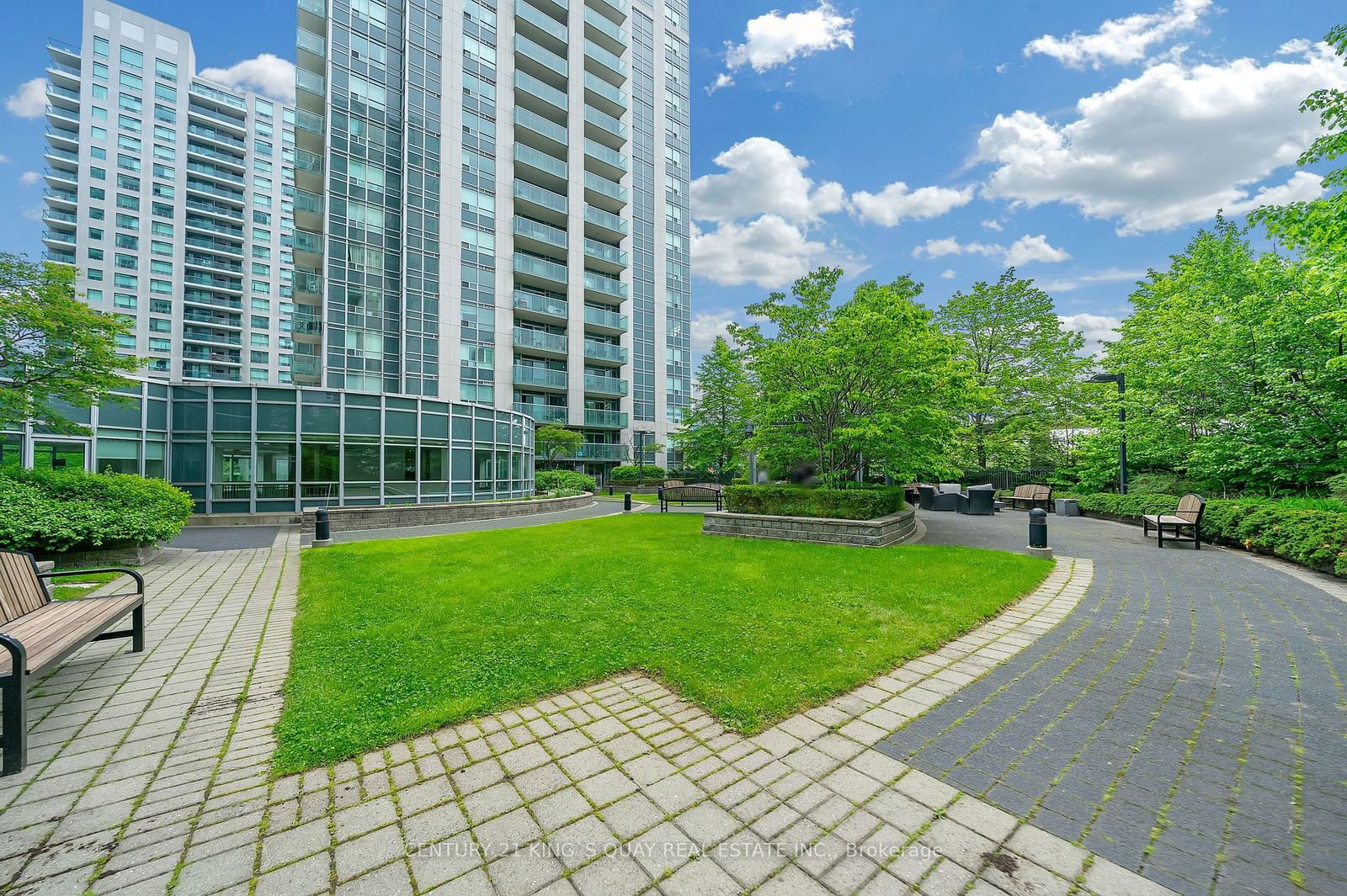 16 Harrison Garden Blvd, unit 303 for sale - image #5