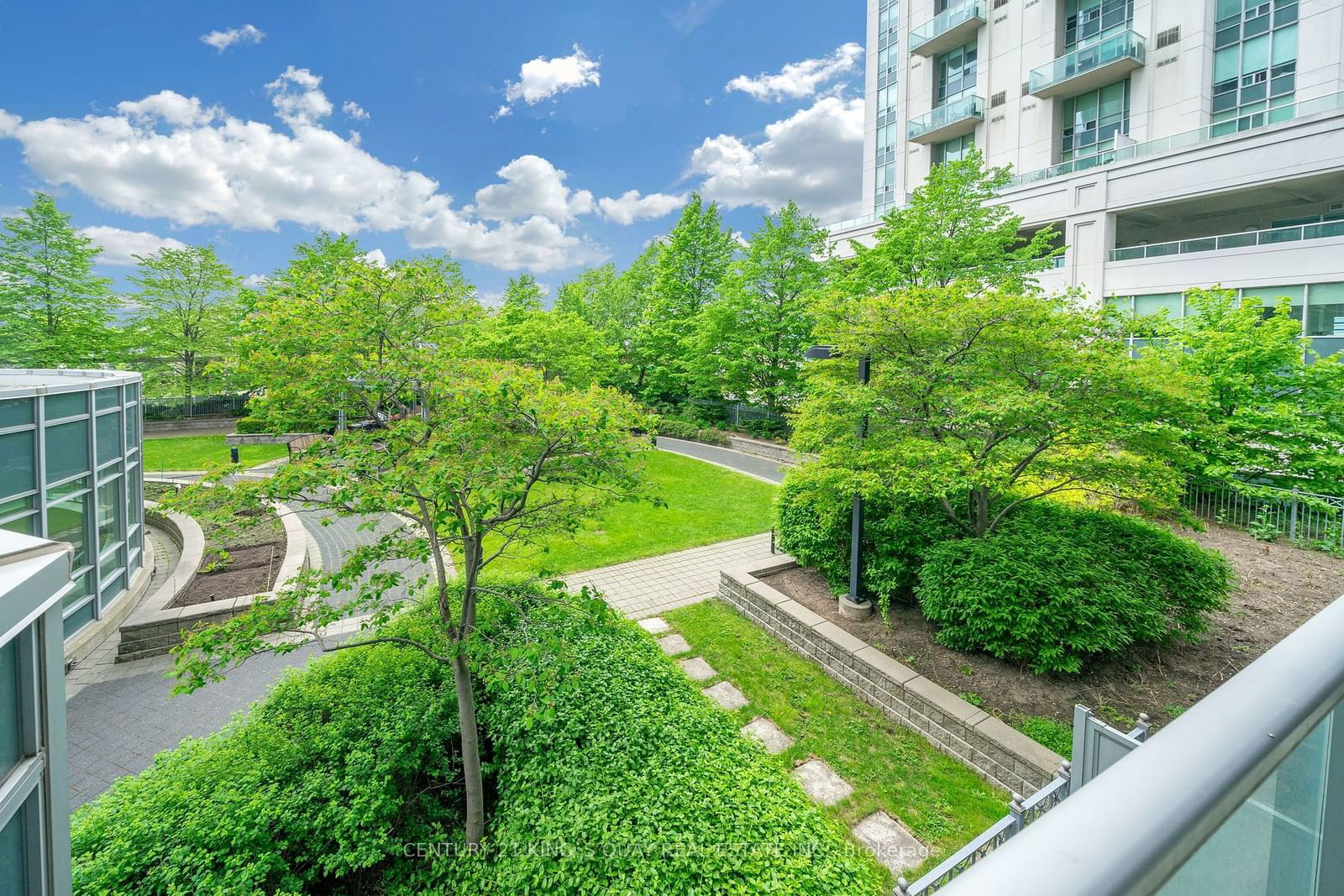 16 Harrison Garden Blvd, unit 303 for sale - image #6