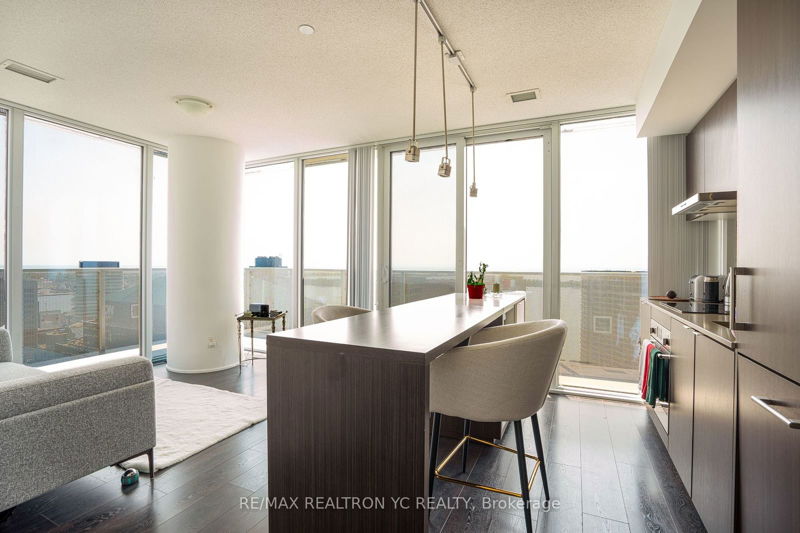 88 Harbour St, unit 3807 for rent - image #1