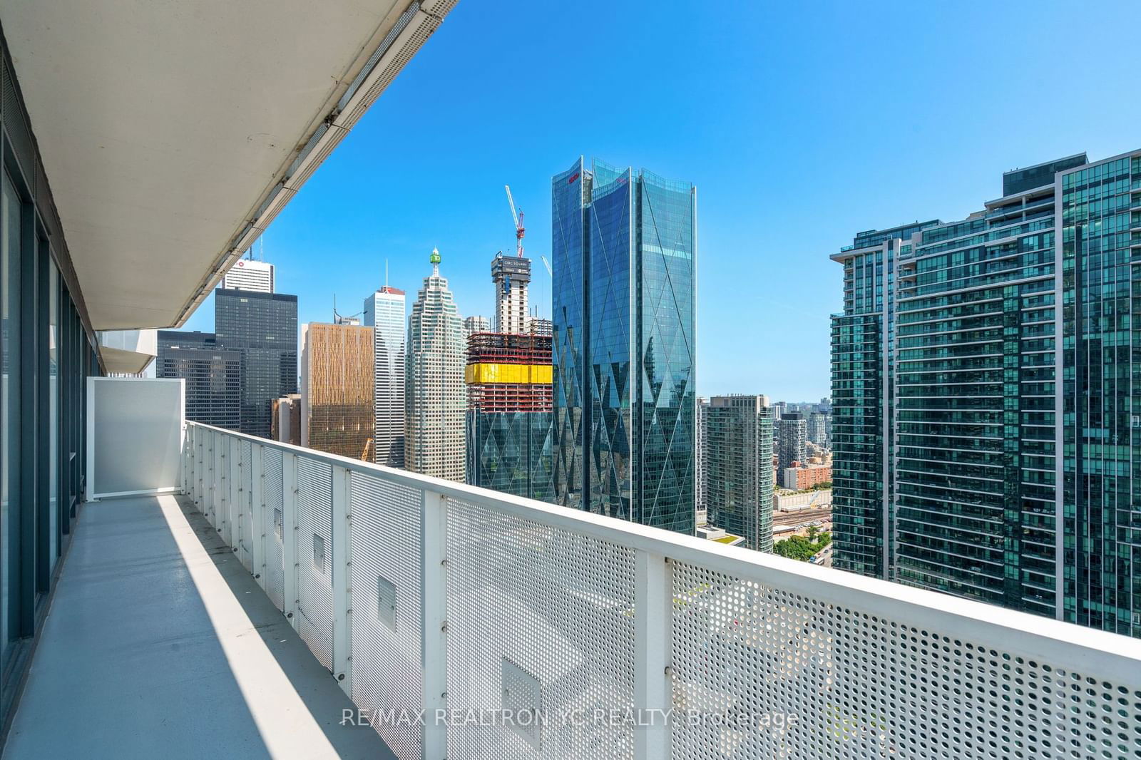 88 Harbour St, unit 3807 for rent