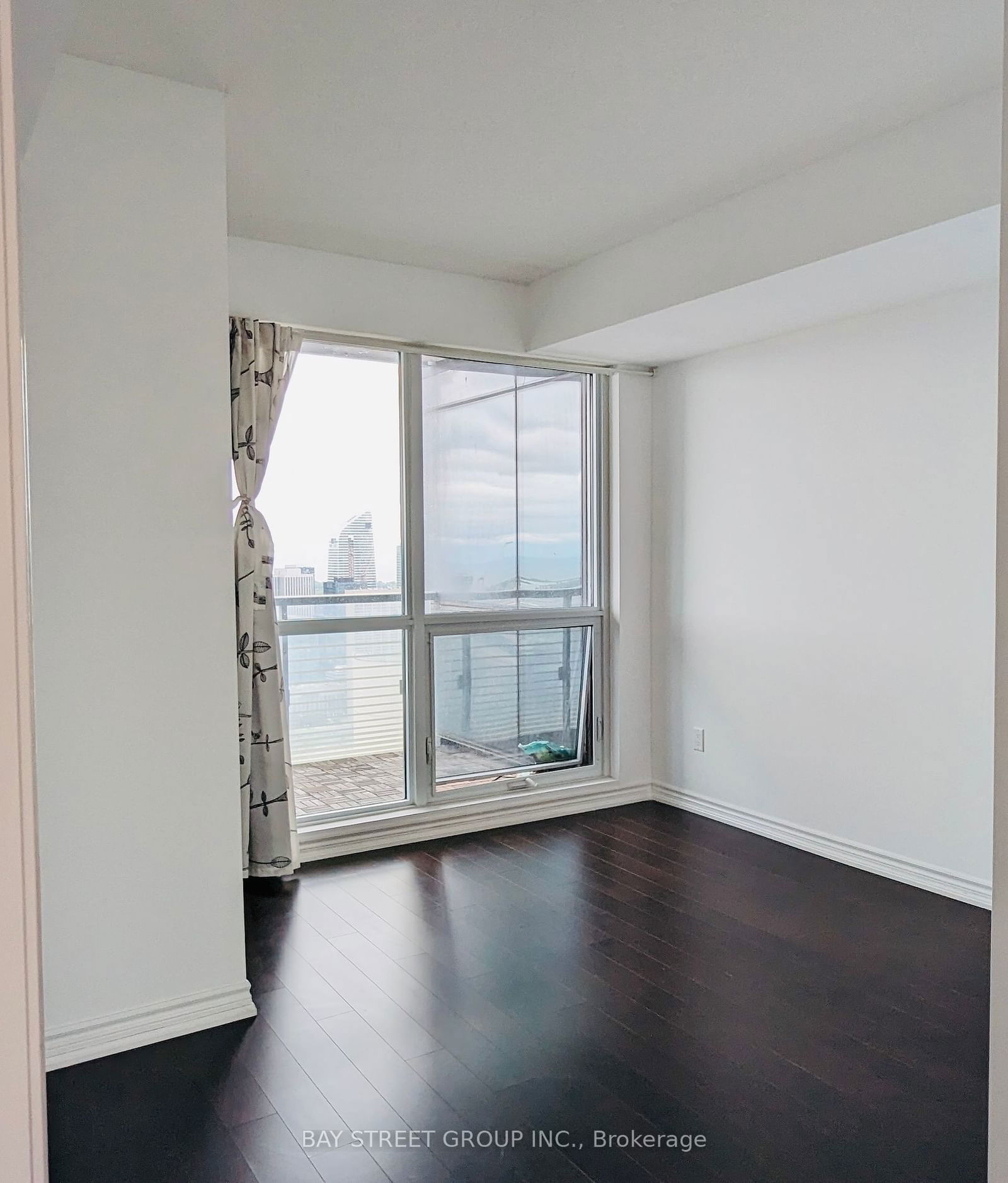 386 Yonge St, unit 5207 for rent - image #10