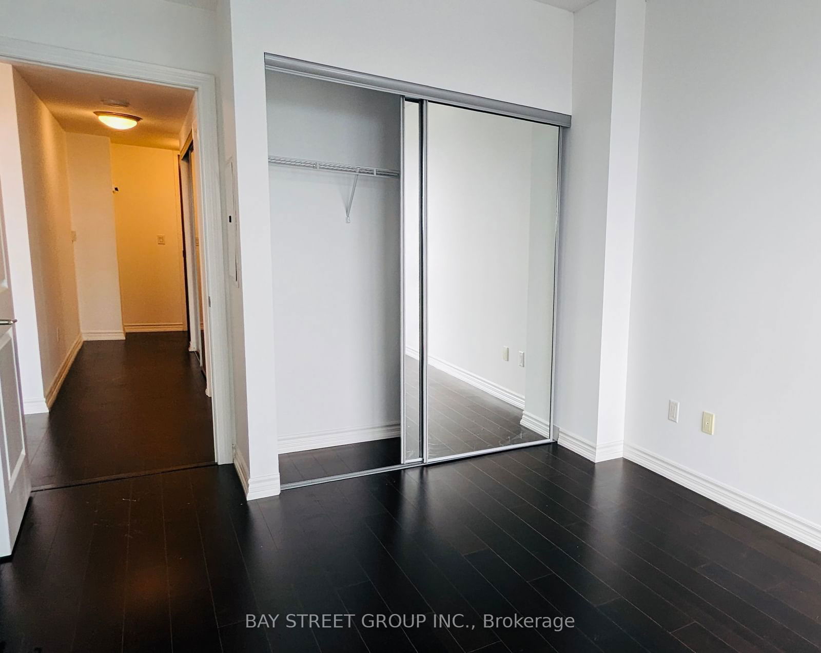 386 Yonge St, unit 5207 for rent - image #11