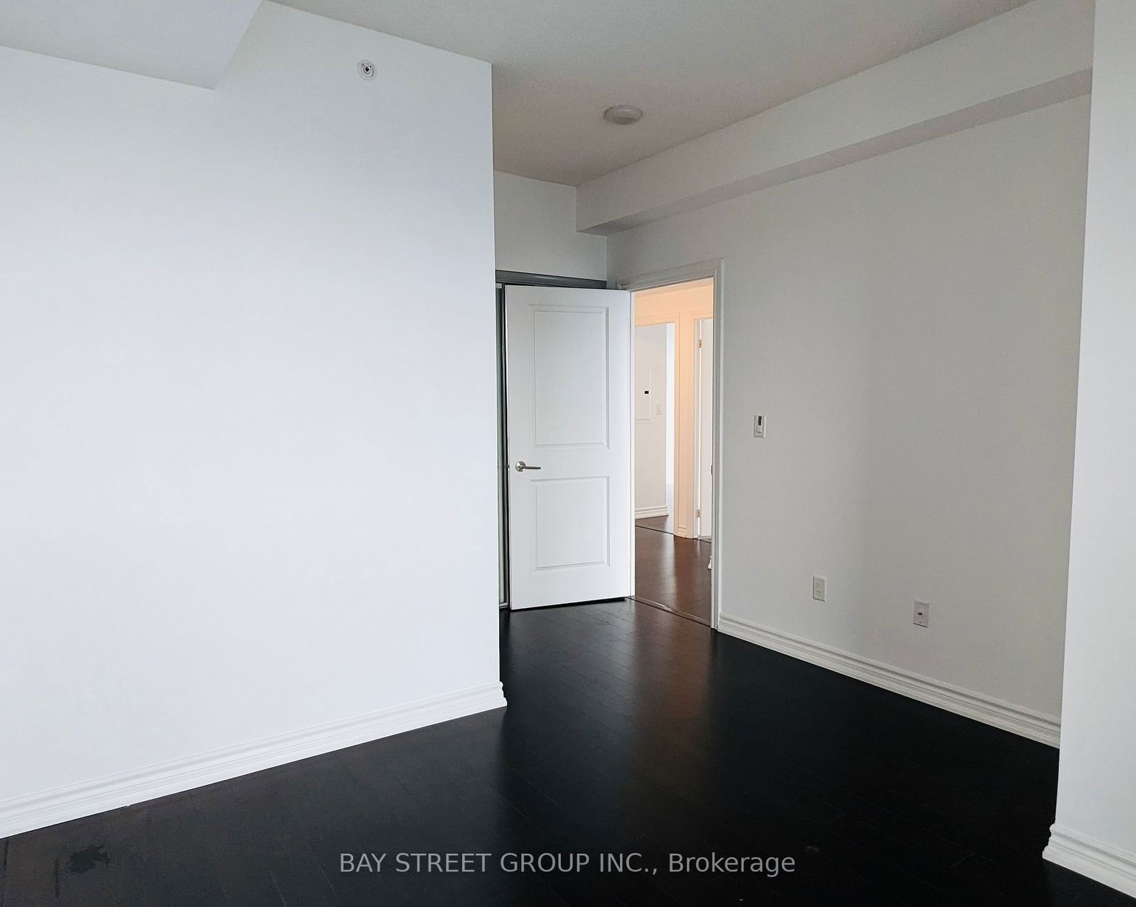 386 Yonge St, unit 5207 for rent - image #12