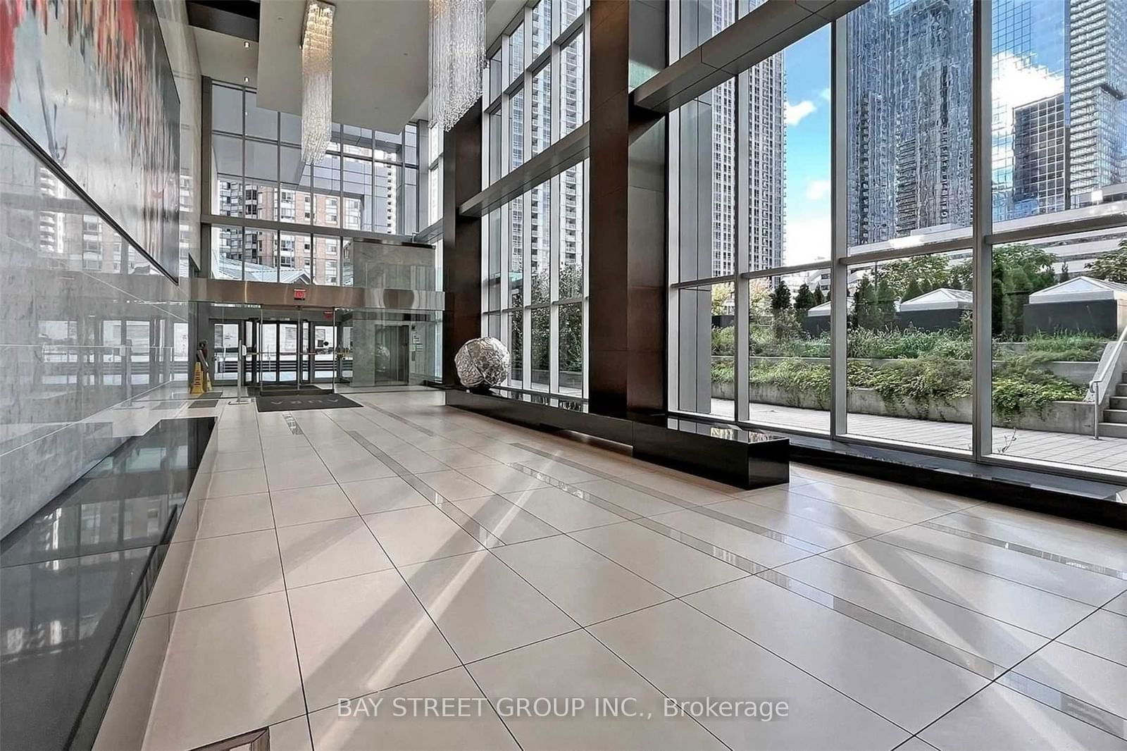 386 Yonge St, unit 5207 for rent - image #5