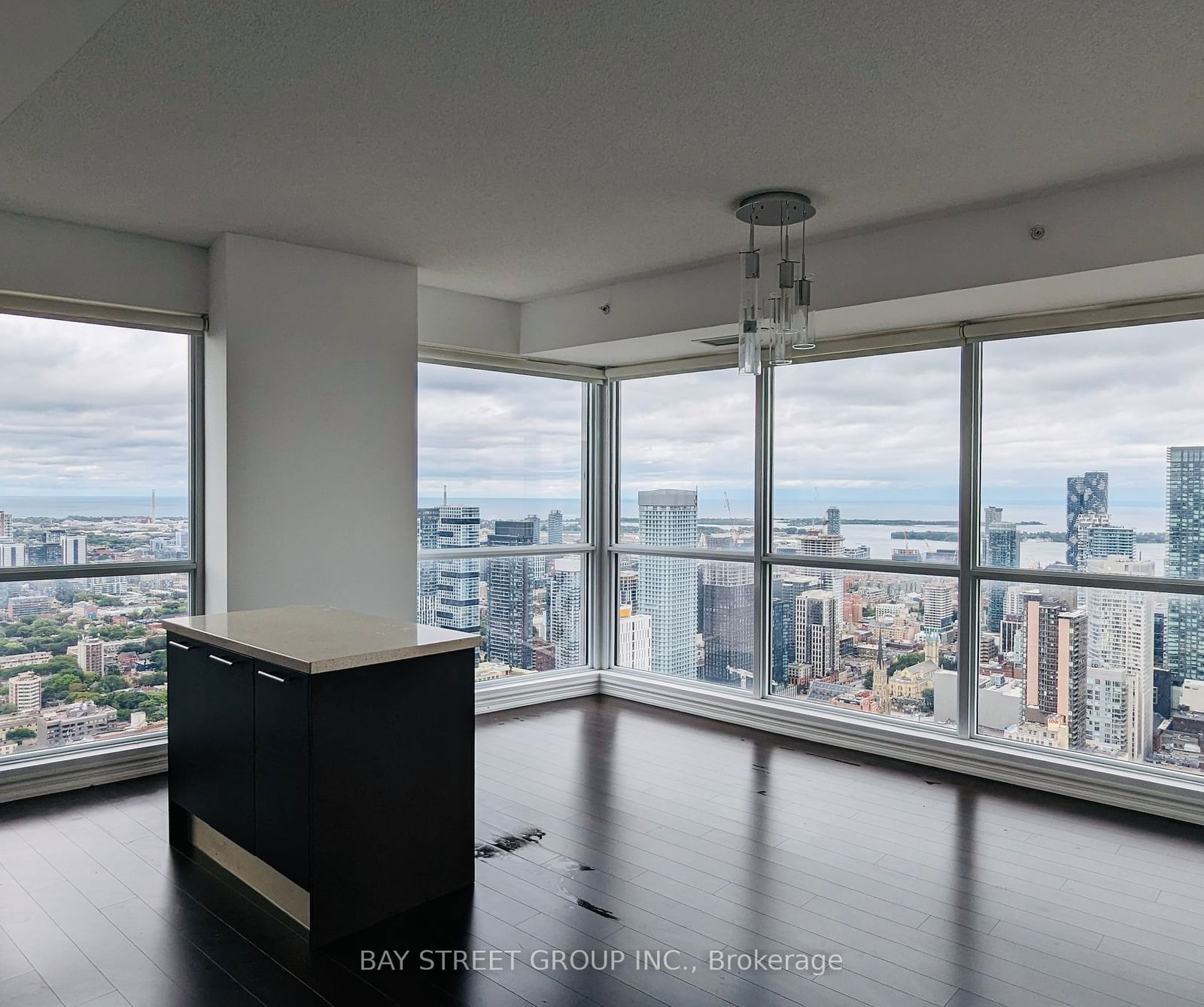 386 Yonge St, unit 5207 for rent - image #7