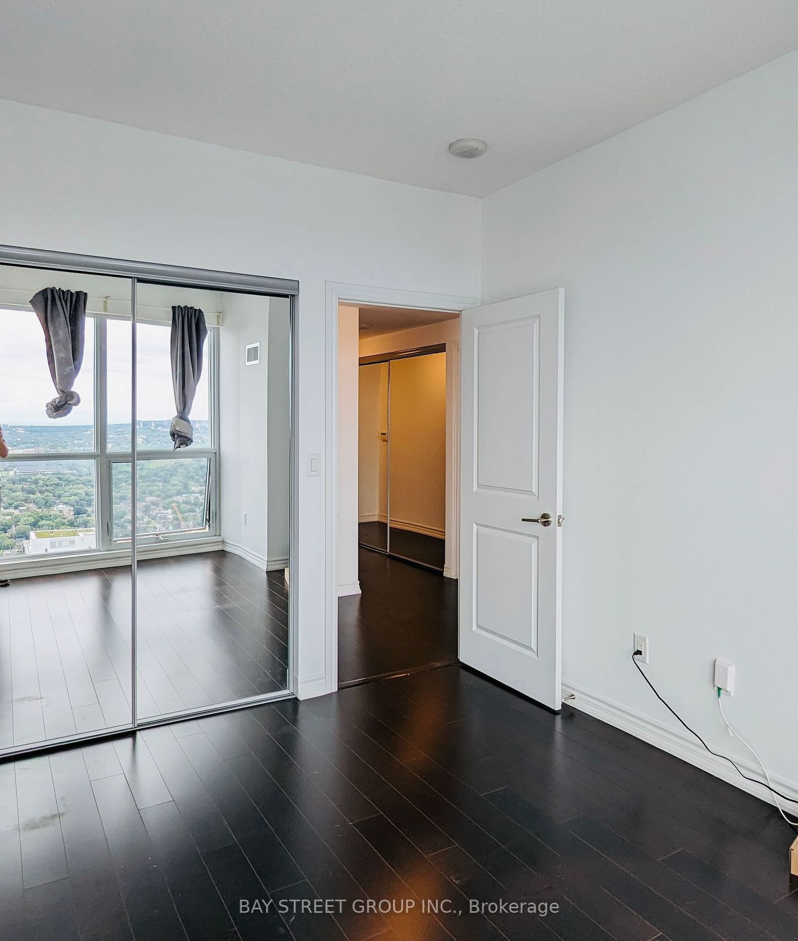 386 Yonge St, unit 5207 for rent - image #9