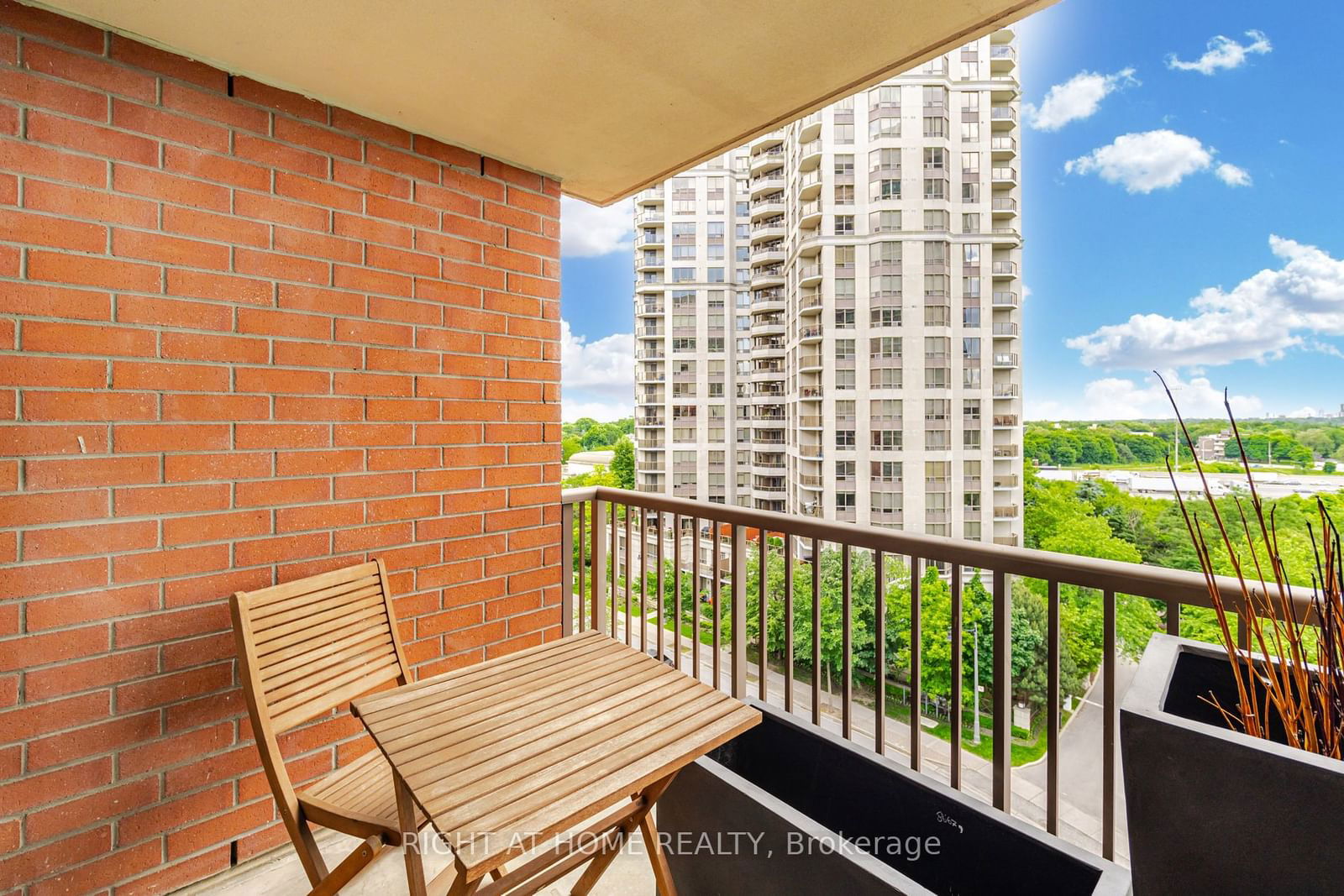 51 Harrison Garden Blvd, unit 810 for sale - image #23